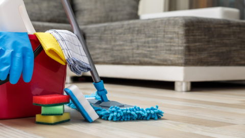 清掃道具と床